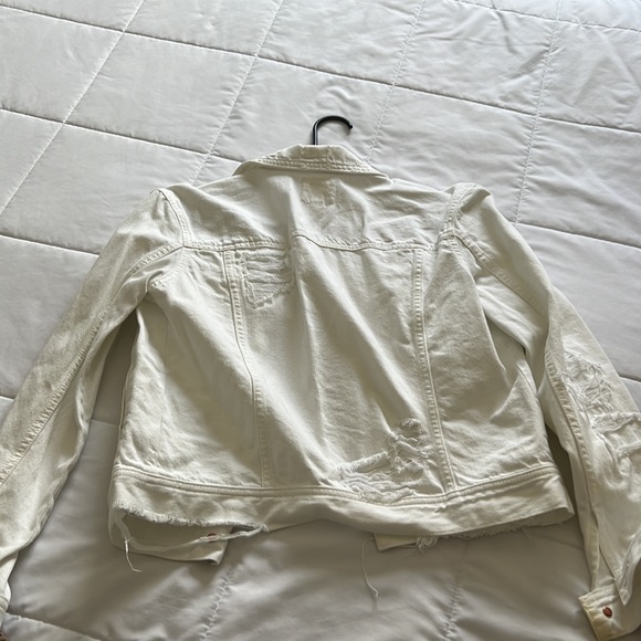 Women’s American eagle jean jacket - Picture 3 of 3